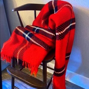 Vintage vibrant Red & Black Throw Blanket 🖤❤️
